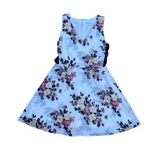 Women’s Medium Floral Dress
